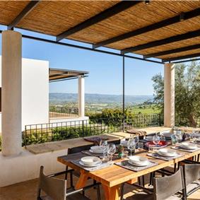 4 bedroom villa with pool near Noto, sleeps 8